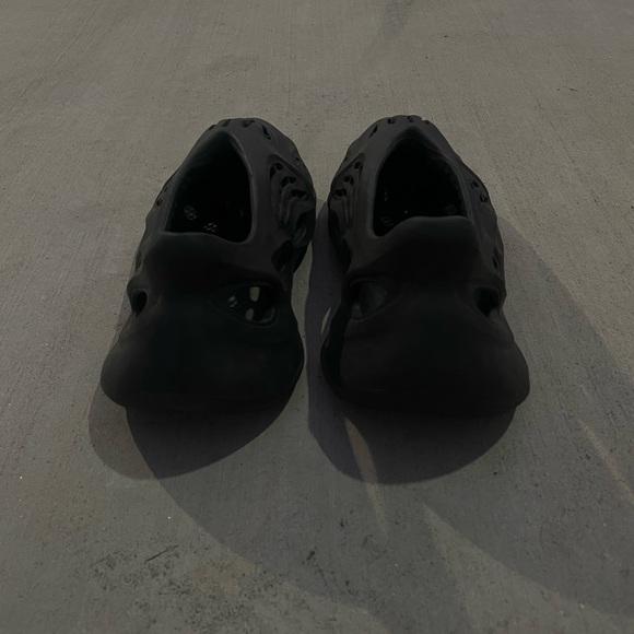 Yeezy Foam Runner - Picture 3 of 5